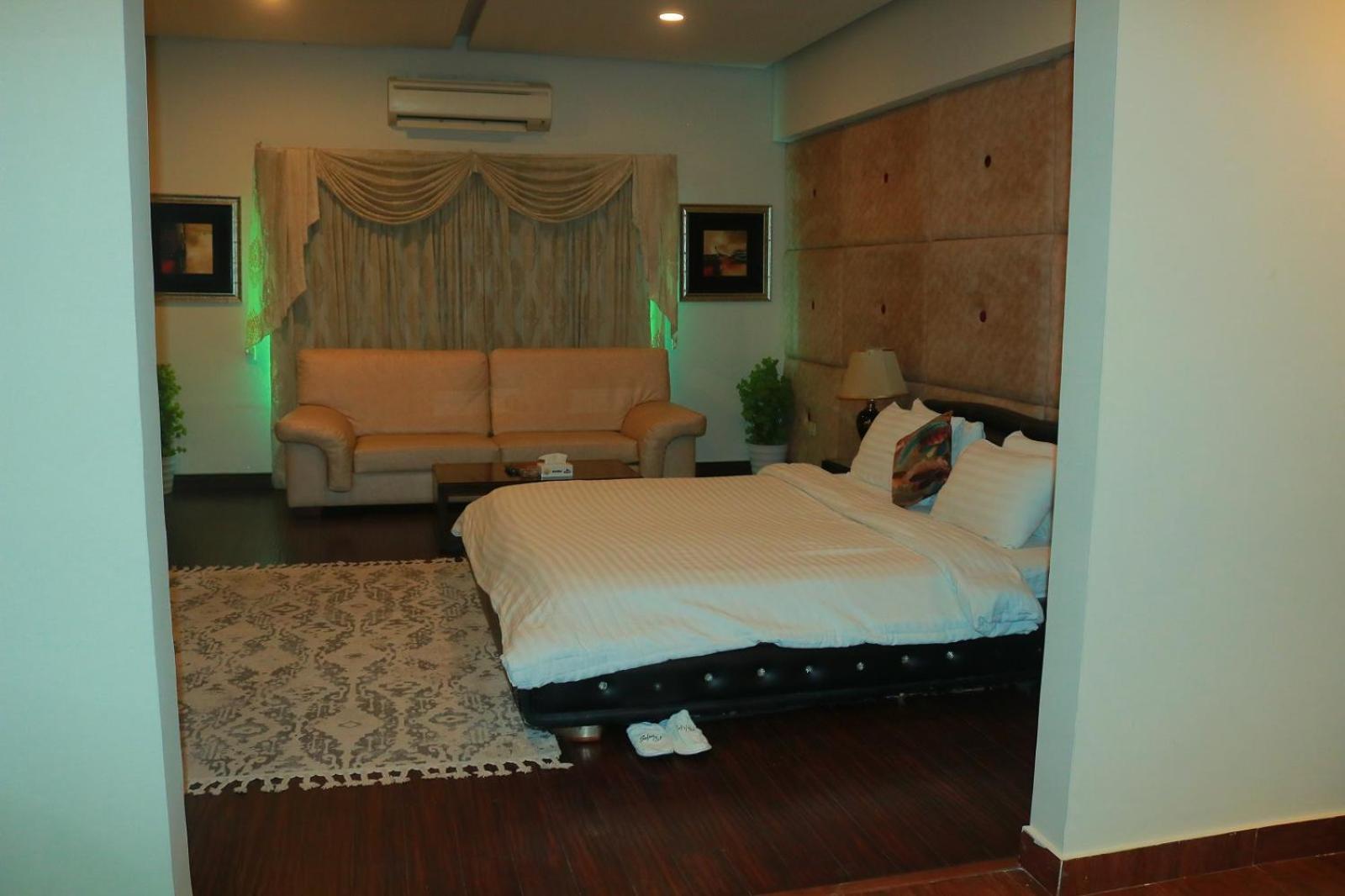 Safari Club 1 Hotel Rawalpindi Exterior photo
